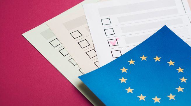 Die Europäische Kommission bittet Unternehmen um konkrete Beispiele für zusätzliche nationale Anforderungen bei der Umsetzung europäischen Rechts.