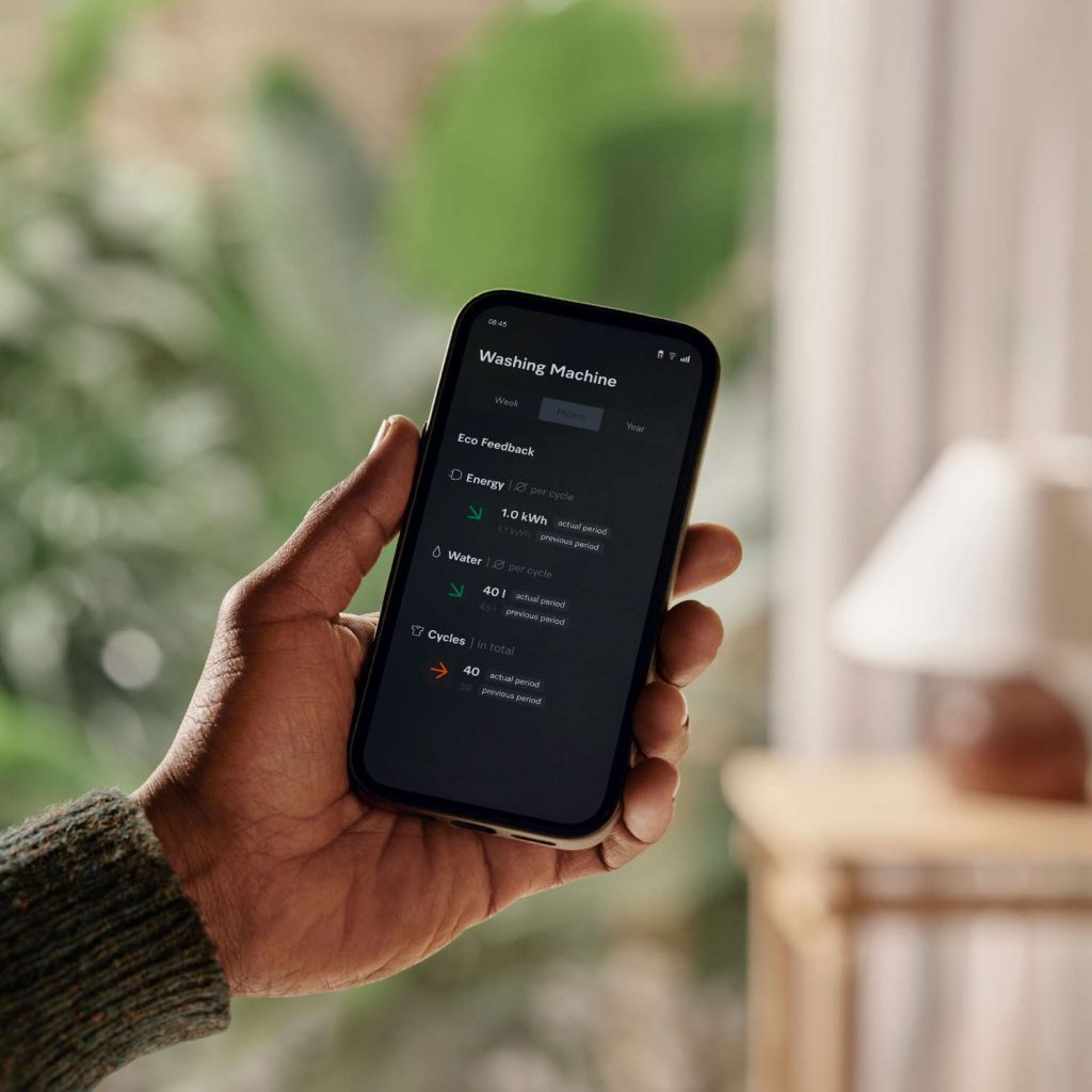 Mit dem Consumption Dashboard von Miele haben Anwenderinnen und Anwender die Energieverbräuche ihrer Hausgeräte stets im Blick und können Verbräuche über Zeiträume vergleichen.