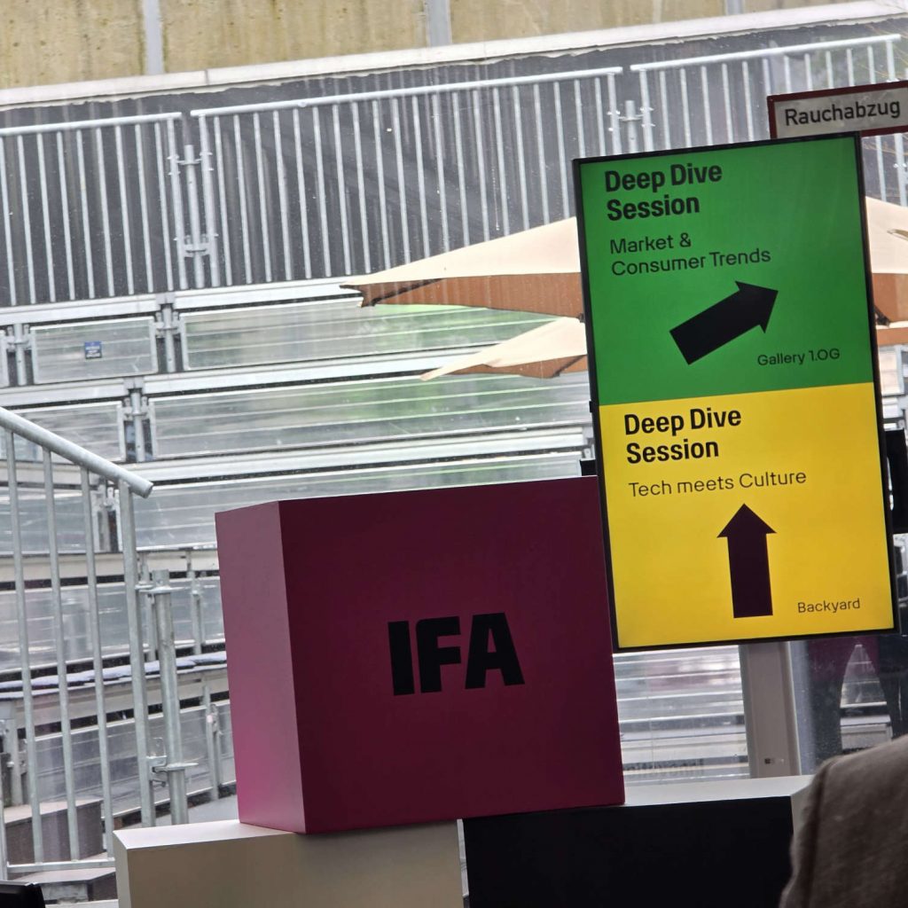 Leitsystem für den Dialog: Gelb, Lila und Grün wiesen den Teilnehmern den Weg durch die rotierenden Deep-Dive-Stationen des neuen IFA Warm-Ups.