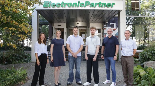 v.l.n.r. Personalreferentin Tabea Hageböck, Vorständin Greta Ziob, die neuen Auszubildenden Noah Markow und Anton Grüner, Leiter Personal Timo Stockem sowie Vorstand Matthias Assmann