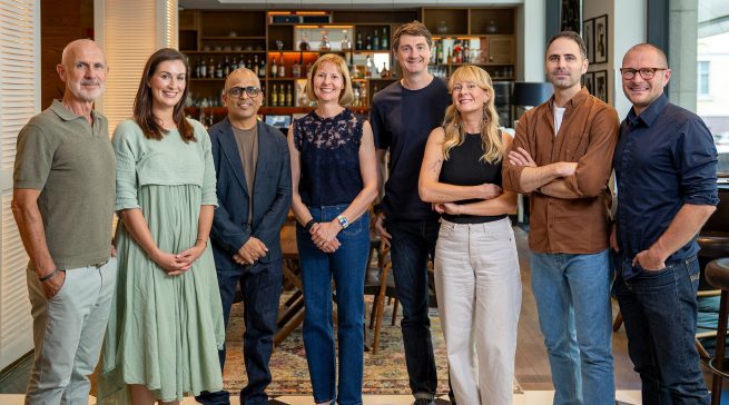 Das neue Board von Ooni besteht aus Jim Rowan, Vorsitzender; den Gründer:innen Darina Garland und Kristian Tapaninaho; Ruth Chandler und Scott Maguire als nicht geschäftsführenden Mitgliedern des Board of Directors; sowie Karthik Iyer, CEO, und Andrew Brown, CFO, als geschäftsführenden Mitgliedern des Board of Directors. Christie McCluskey, Chief Legal and People Officer von Ooni, unterstützt das Board als Co-Secretary und ist in dieser Funktion eng in die Arbeit des Boards eingebunden, gehört dem Board of Directors jedoch nicht als Mitglied an.