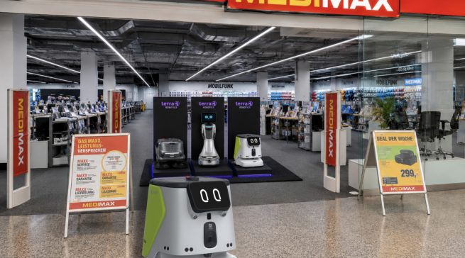 ElectronicPartner und Terra Robotics bringen professionelle Servicerobotik mit einem Pilotprojekt in den MEDIMAX Fachmarkt Berlin-Pankow und wollen die Erfahrungen für weitere Standorte nutzen. Bild: Mock-up Medimax
