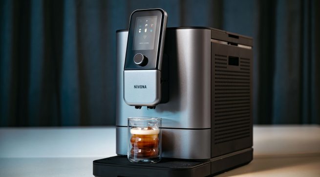 Die neuen Kaffeevollautomaten der Nivona-8000er-Serie bereiten neben klassischen Kaffeespezialitäten und Chilled Brew auch mit Stickstoff angereicherten Nitro Chilled Brew zu.