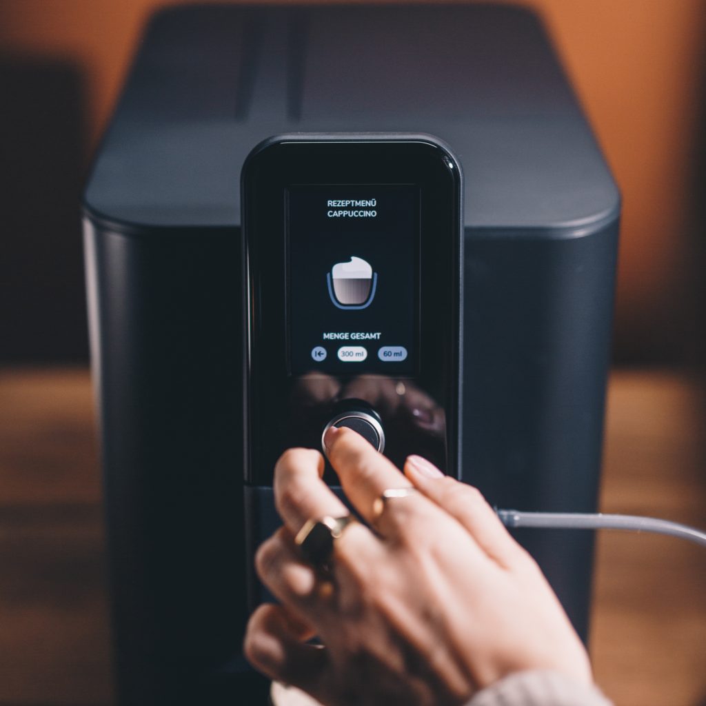 Nitro Chilled Brew geht ganz einfach: Die neuen Nivona-Modelle bereiten die Kaffeespezialität auf Knopfdruck direkt im Vollautomaten zu.