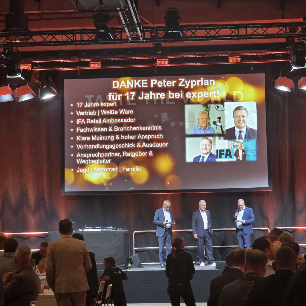 Ein besonderes Moment: Verabschiedung von Peter Zyprian nach 17 Jahren bei expert.