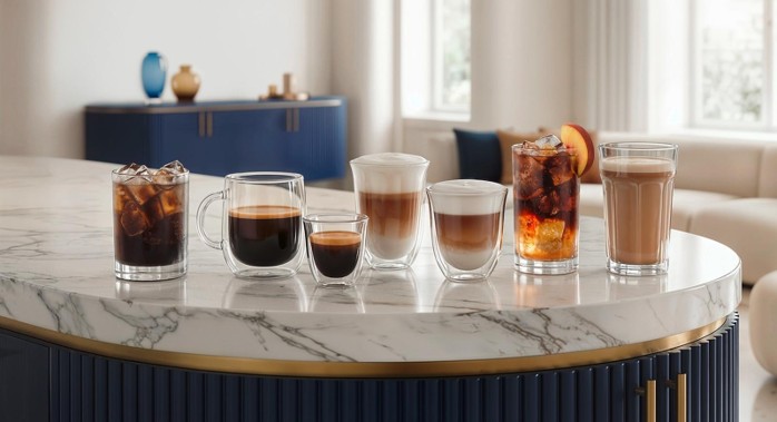 Dank LatteCrema Hot & Cool Technologie zaubert die Eletta Ultra über 50 Kaffeerezepte auf Knopfdruck. (©De‘Longhi)