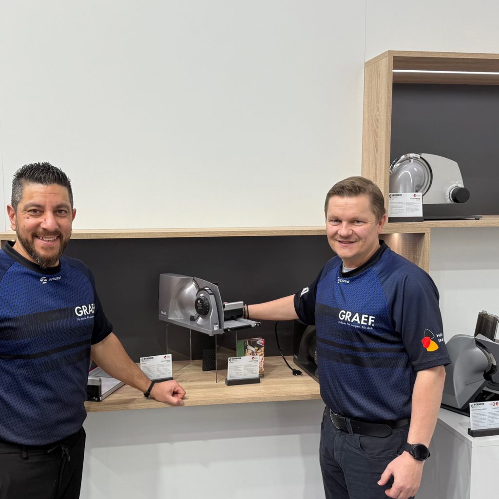 v.l.n.r. Berat Yeryaran, Vertriebsmitarbeiter, und Ralf Heinitz, Head of Sales bei Gebr. GRAEF GmbH & Co. KG