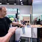 Mathias Gidsel besucht Gorenje auf der IFA 2026.