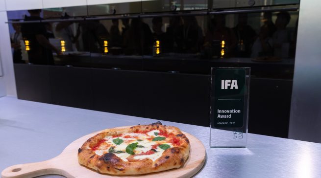 Die neue Generation des PizzaPlus Backofen von Gorenje. Ofenfrische Pizza jetzt in 2 Minuten.