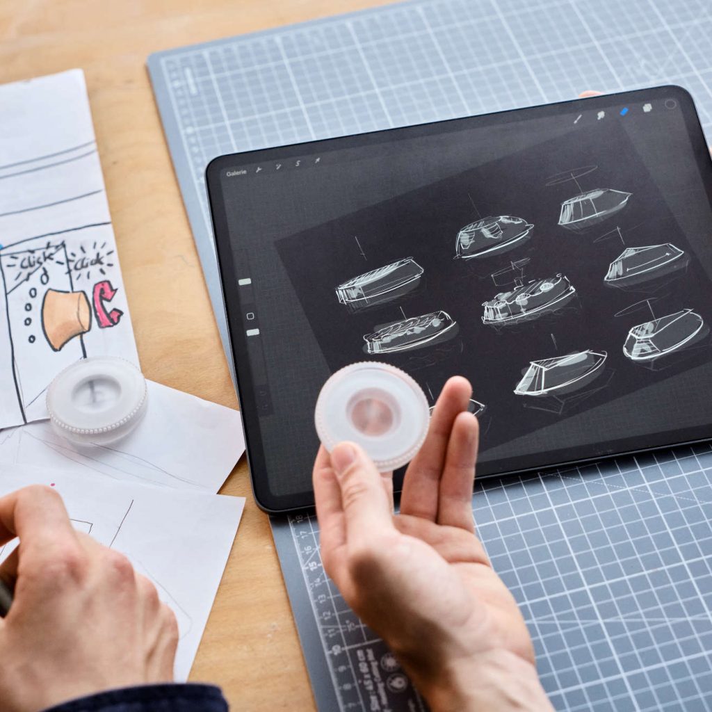 Das Bedienkonzept ANY verbindet eine digitale Anzeige mit einem magnetisch gekoppelten Drehregler und haptischem Feedback. In einem nächsten Entwicklungsschritt soll die Technik erstmals in eine Waschmaschine integriert werden. Bild: Dyson