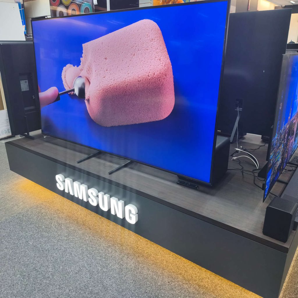 Die Bereiche Heimkino und Unterhaltungselektronik wurden im Eutiner Fachmarkt modernisiert und erweitert.