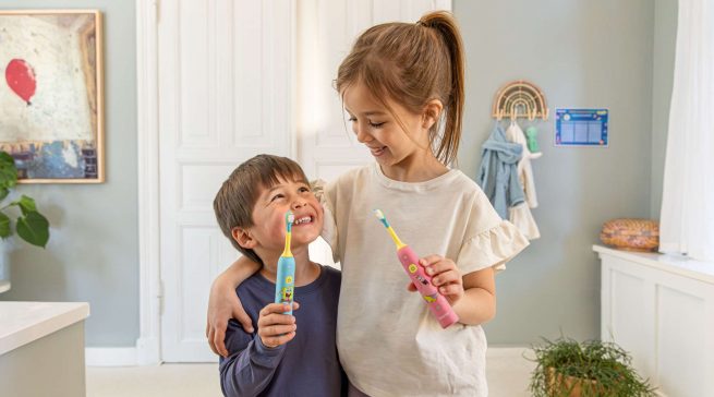 Die elektrische Schallzahnbürste SC 11 ist speziell für Kinder entwickelt worden.