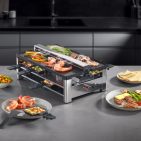 Genuss ohne störende Gerüche: Der Raclette AirClean macht´s möglich – dank integriertem Dunstabzug auf zwei Ebenen (obere Grillplatte und untere Raclette-Ebene)