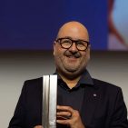 Michael Schuld, Chief Commercial & Marketing Officer von MediaMarktSaturn, wurde bei der dreizehnten CMO Award Night in München als „CMO of the Year“ 2026 gewürdigt.