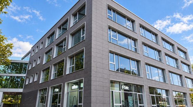 Fakir Hausgeräte hat seine deutsche Firmenzentrale in das Bürogebäude Valley One24 in Stuttgart verlegt und nutzt dort 415 Quadratmeter Bürofläche.
