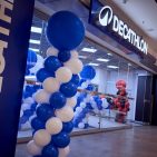 Decathlon und MediaMarktSaturn erweitern ihre Zusammenarbeit um vier Store-in-Store-Flächen, die Sportausrüstung und Consumer Electronics an gemeinsamen Standorten verbinden.