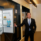 „Wir werden die Grundfeste der Markenwerte und des Markenkerns von Siemens weiter in den Mittelpunkt stellen und dies wollen wir insbesondere in diesen wunderbaren Räumlichkeiten auch tun, bekräftigt Roland Hagenbucher. TTC-Muenchen-04