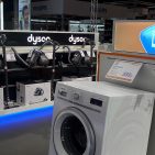 Eine Innovation aus Schwerin, die sich bereits voll bewährt: Die Experten-Beratung auf Knopfdruck. Ist gerade kein Verkäufer zugegen, lässt sich dieser per Tastendruck rufen. expert-FJT-2016---10