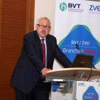Michael Ziesemer, Präsident des ZVEI: „Was heute noch als Geschäftsmodell funktioniert, funktioniert möglicherweise morgen schon nicht mehr.“ Michael Ziesemer, Präsident des ZVEI: „Was heute noch als Geschäftsmodell funktioniert, funktioniert möglicherweise morgen schon nicht mehr.“