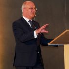 Thomas Schröder, Vorstandsvorsitzender der Wertgarantie Group, zog eine positive Bilanz über die Aktivitäten des Garantie-Dienstleisters und zeigte interessante Perspektiven auf, die sich durch eine verstärkte europäische Ausrichtung seiner Gruppe ergeben. Thomas Schröder, Vorstandsvorsitzender der Wertgarantie Group, zog eine positive Bilanz über die Aktivitäten des Garantie-Dienstleisters und zeigte interessante Perspektiven auf, die sich durch eine verstärkte europäische Ausrichtung seiner Gruppe ergeben.