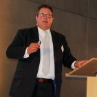 Wertgarantie-Vertriebsvorstand Patrick Döring, gab vertiefende Informationen zu den reparia-Schutzbriefen für Wasser-, Gas- und Elektroleitungen. Wertgarantie-Vertriebsvorstand Patrick Döring, gab vertiefende Informationen zu den reparia-Schutzbriefen für Wasser-, Gas- und Elektroleitungen.