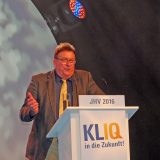 Josef Veith, Inhaber Fernseh Krug in München, rief die Mitglieder auf, Geschäftsführung und Aufsichtsrat zu entlasten, was dann auch einstimmig geschah. Josef Veith, Inhaber Fernseh Krug in München, rief die Mitglieder auf, Geschäftsführung und Aufsichtsrat zu entlasten, was dann auch einstimmig geschah.