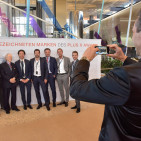 Über allein 34 Plus X Awards freut sich das Team von Carrera aus Ismaning bei München.