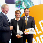 Sind stolz auf ihre neue „World of Comfort“: Der EK-Vorstand mit Bernd Horenkamp, Susanne Sorg und Franz-Josef Hasebrink (v.li.).