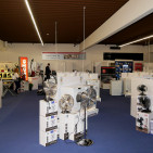 Ein Blick in den Ausstellungsraum an der Clevischen Straße. Ein Blick in den Ausstellungsraum an der Clevischen Straße.