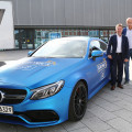 Daimler-Chef Dr. Dieter Zetsche und Euronics-Vorstandssprecher Benedict Kober gemeinsam am EURONICS Trend Car Mercedes-AMG C 63 S Coupé.