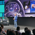 Lässig, souverän: Daimler-Chef Dr. Dieter Zetsche bei seiner Keynote.