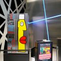 Grundig und Thierry Noir inszenieren eine Kunstaktion zu Gunsten von „Food for Soul.“ Grundig und Thierry Noir inszenieren eine Kunstaktion zu Gunsten von „Food for Soul.“