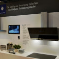 Unter dem geschützten Warenzeichen „multi control“ vermarktet der Küchenhersteller Häcker die vernetzten Geräte seiner Eigenmarke Blaupunkt.