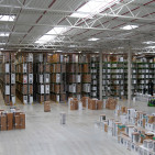 Blick in eine von insgesamt drei Kammern des hochmodernen Zentrallagers mit 36.000 Quadratmetern.