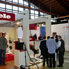 Voll im Fokus der Messebesucher: der beutellose Staubsauger Blizzard CX1 von Miele.