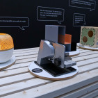 Stylish im Rahmen einer Trendshow präsentiert: Der neue Allesschneider „serano 5“ von Ritter. Stylish im Rahmen einer Trendshow präsentiert: Der neue Allesschneider „serano 5“ von Ritter.