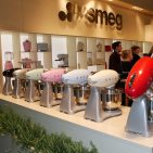 Smeg: Ein farblicher Blickfang im Stil der 50iger Jahre - einfach ein optischer Genuss! Smeg: Ein farblicher Blickfang im Stil der 50iger Jahre - einfach ein optischer Genuss!