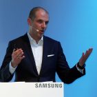 Alexander Zeeh, Director Home Appliances bei Samsung Electronics, blies mit seinem 3-Jahresplan zum Angriff und sieht Samsung Hausgeräte deutlich im Aufwind. Alexander Zeeh, Director Home Appliances bei Samsung Electronics, blies mit seinem 3-Jahresplan zum Angriff und sieht Samsung Hausgeräte deutlich im Aufwind.