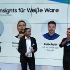 „So ticken Ihre Kunden“: CRM-Experte Frank Puscher (Mitte) und Google Industry Manager Felix Roth hatten die Antworten. Links im Bild: Moderator Ole Tillmann. „So ticken Ihre Kunden“: CRM-Experte Frank Puscher und Google Industry Manager Felix Roth hatten die Antworten.