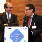 Prof. Dr. Justus Haucap und Willy Fischel kämpfen gemeinsam um eine Neuinterpretation der Kartellrechtsauslegung. Prof. Dr. Justus Haucap und Willy Fischel kämpfen gemeinsam um eine Neuinterpretation der Kartellrechtsauslegung.