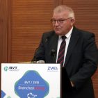„Wir sind für den digitalen Wettbewerb gut aufgestellt. Das hat der BVT / ZVEI Branchendialog einmal mehr gezeigt“, so der BVT-Vorsitzende Willi Klöcker. „Wir sind für den digitalen Wettbewerb gut aufgestellt. Das hat der BVT / ZVEI Branchendialog einmal mehr gezeigt“, so der BVT-Vorsitzende Willi Klöcker.