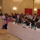 Rund 200 Führungskräfte aus den Top-Etagen von Handel und Industrie verfolgten im Hotel Adlon die hochkarätigen Vorträge. Rund 200 Führungskräfte aus den Top-Etagen von Handel und Industrie verfolgten im Hotel Adlon die hochkarätigen Vorträge.