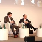 „Welchen Einfluss haben die Faktoren „Liebe & Respekt“ auf den Erfolg im Handel?“ Unter der Moderation von Declan Curry (ganz li) sprachen darüber (v.li.) John Olsen, Geschäftsführer Euronics International, John Colter, Group Trading Director AO.com mit dem Referenten Jeffery R. Sears, The Modernist Group aus den USA. „Welchen Einfluss haben die Faktoren „Liebe & Respekt“ auf den Erfolg im Handel?“ Unter der Moderation von Declan Curry (ganz li) sprachen darüber (v.li.) John Olsen, Geschäftsführer Euronics International, John Colter, Group Trading Director AO.com mit dem Referenten Jeffery R. Sears, The Modernist Group aus den USA.