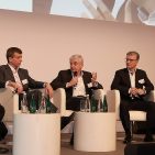 Sind Differenzierungsmerkmale das Geheimrezept, um in einer Omnichannel-Welt weiter zu wachsen? Dieser Frage gingen nach (v.l.): Nilesh Khalhko, CEO Sharaf GG, UAE, Steve Shakespeare, Retail Director Intel, EP:-Vorstand Karl Trautmann und Franjo Bobinac, CEO Gorenje. Sind Differenzierungsmerkmale das Geheimrezept, um in einer Omnichannel-Welt weiter zu wachsen? Dieser Frage gingen nach (v.l.): Nilesh Khalhko, CEO Sharaf GG, UAE, Steve Shakespeare, Retail Director Intel, EP:-Vorstand Karl Trautmann und Franjo Bobinac, CEO Gorenje.