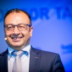 „Im Home Electronics Markt werden Beko und Grundig auch zukünftig als getrennte Marken auftreten – aber mit einem gemeinsamen Zuhause und als starke Allianz“, Sühel Semerci. „Im Home Electronics Markt werden Beko und Grundig auch zukünftig als getrennte Marken auftreten – aber mit einem gemeinsamen Zuhause und als starke Allianz“, Sühel Semerci.