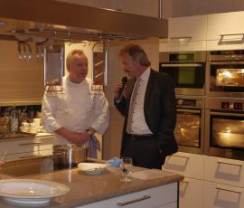 Wolfgang Neuhoff bei der Vorstellung des Eventkochs. 75_Jahre_Neuhoff-0012