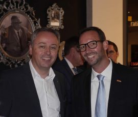 Weitere Prominenz aus dem Hause EK/servicegroup: Lutz Burneleit, Bereichsleiter Comfort, und Martin Wolf, Vertriebsleiter Hausgeräte (v.l.) 75_Jahre_Neuhoff-0016