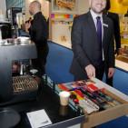 Raffiniert: Die „pivalla“ ermöglicht dank verschiedener Siebeinsätze, das Aufbrühen von Kapseln diverser Kaffeeanbieter wie Nespresso oder von Lavazza (a modo Mio) oder auch von handelsüblichen Kaffeepads. Ambiente_2016---10