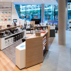 Auch die Kleingeräte der BSH – Kaffee-Vollautomaten, Staubsauger und Küchenmaschinen – haben an den Hohen Bleichen ihren großen Auftritt. Buddenhagen 3