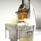 Slow Juicer von Caso mit Zentrifugal-Technologie.
